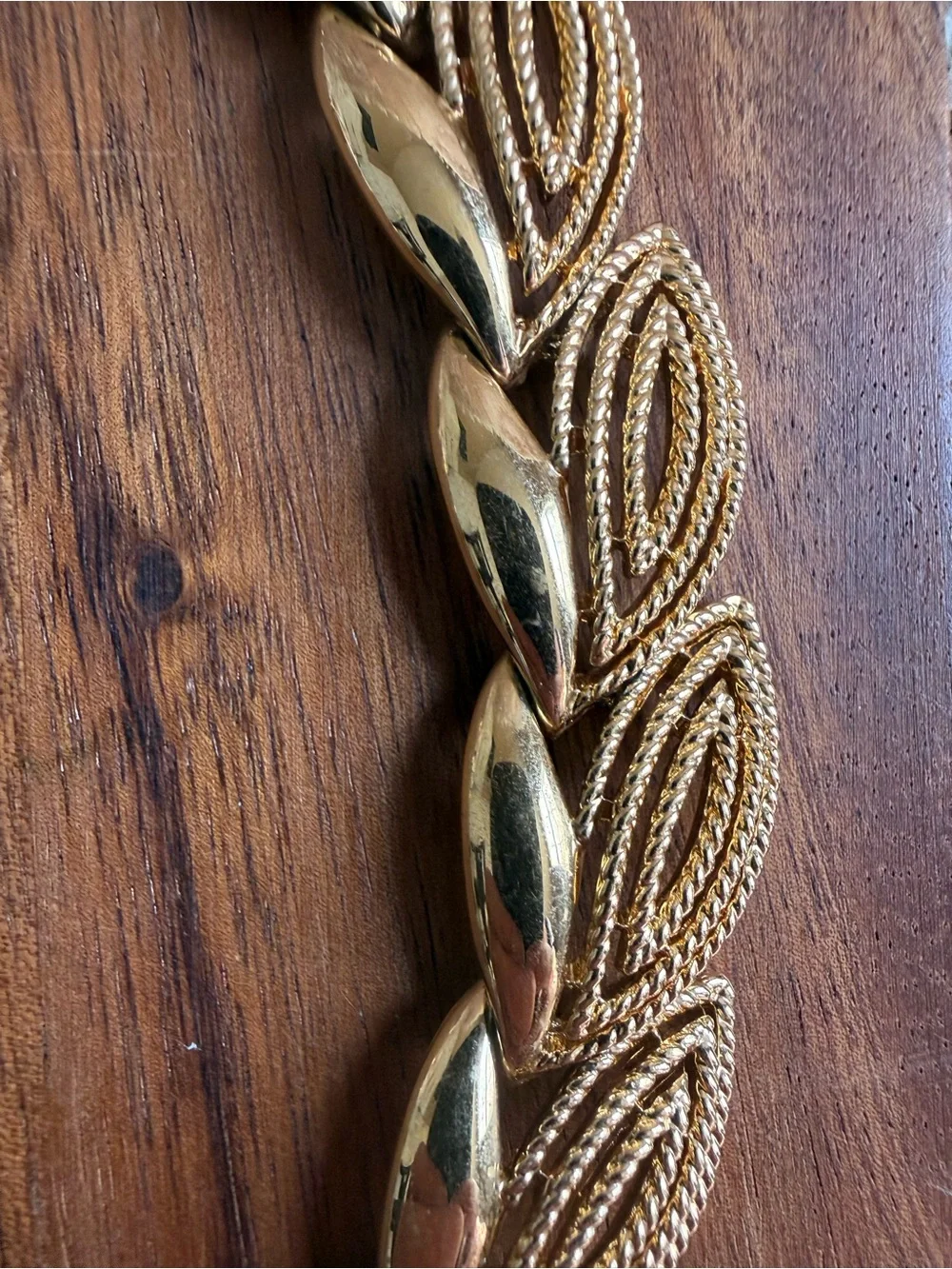 Vintage Gold Tone Leaf Link Necklace Statement Chunky Choker